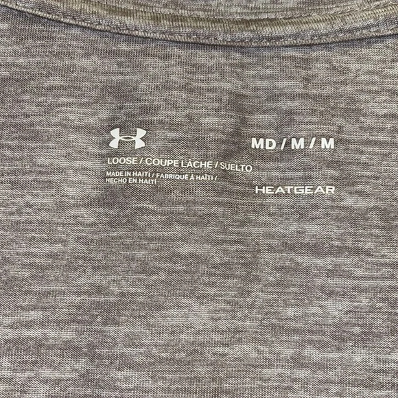⭐️Underarmor vneck - Picture 8 of 9